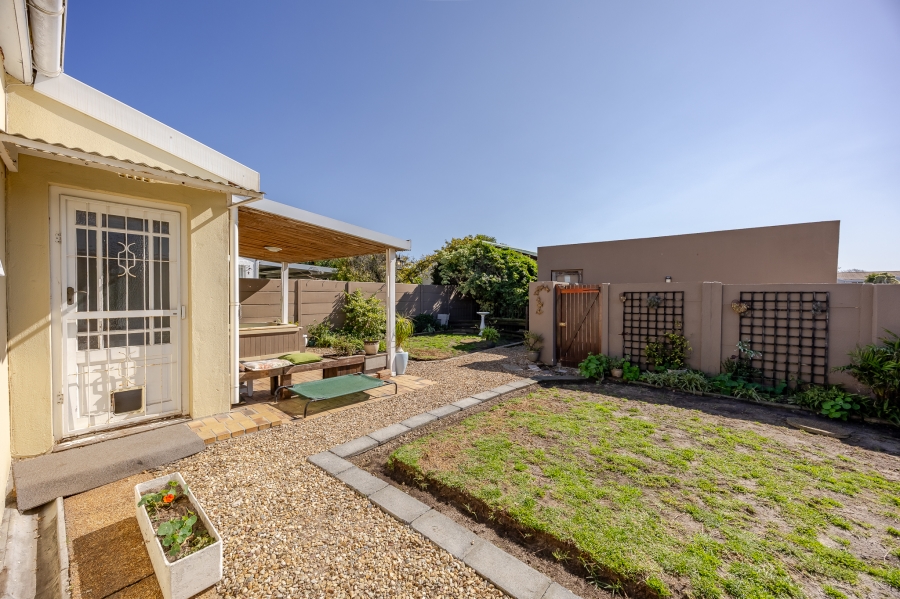 2 Bedroom Property for Sale in Lakeside Western Cape